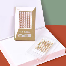 شموع كيك مربعات ذهبي ابيض 6 شمعات شموع كيك مربعات ذهبي ابيض 6 شمعات