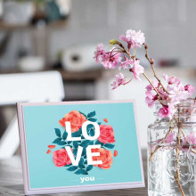 لوحة اهداء بعبارة LOVE